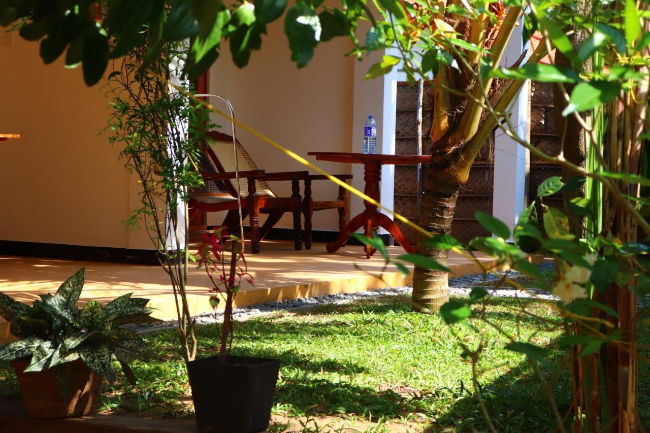 Relax Beach House Тангалла Экстерьер фото