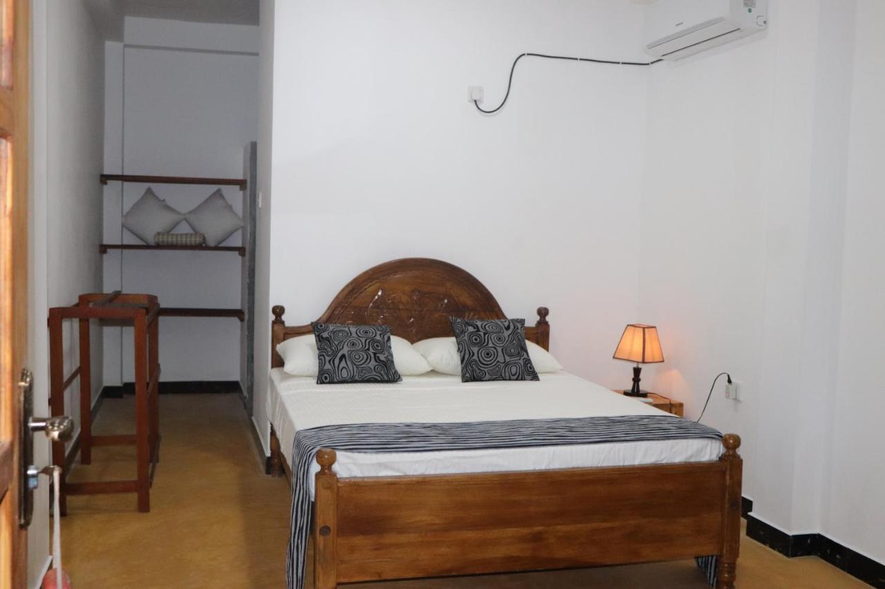 Relax Beach House Тангалла Экстерьер фото