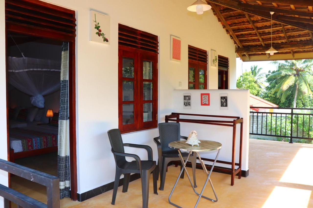 Relax Beach House Тангалла Экстерьер фото