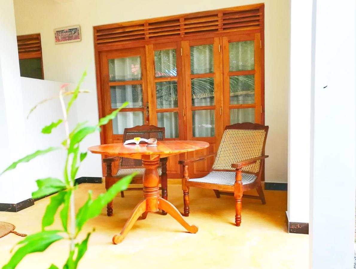 Relax Beach House Тангалла Экстерьер фото